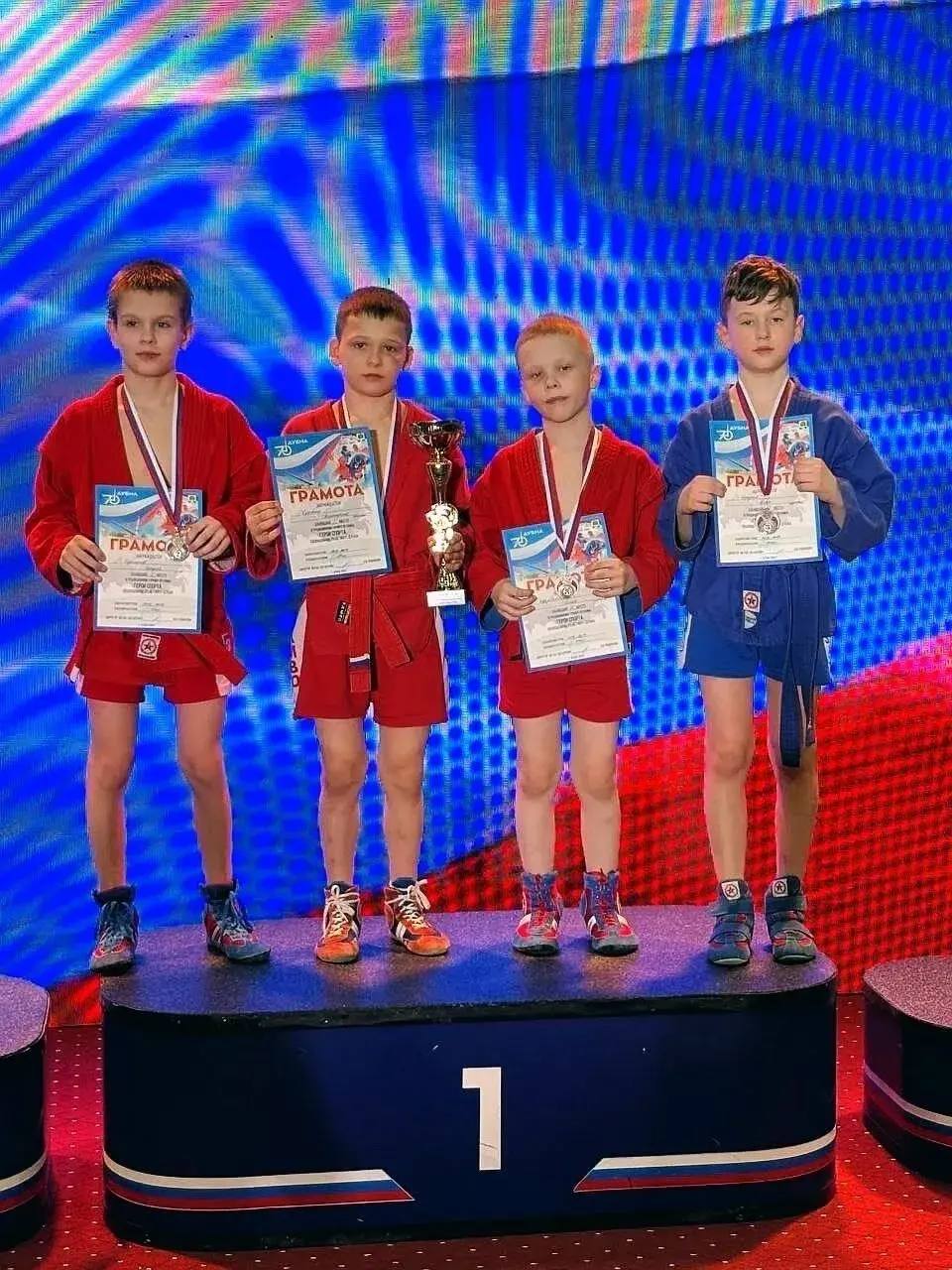 Кимрские самбисты успешно выступили на турнире в Дубне