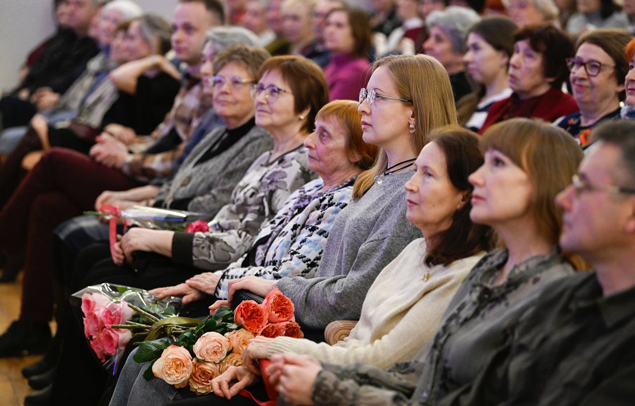 В Тверской областной филармонии в рамках празднования Всемирного дня поэзии состоялось награждение лауреатов V Государственной премии Тверской области имени Андрея Дементьева В Тверской областной филармонии в рамках празднования Всемирного дня поэзии состоялось награждение лауреатов V Государственной премии Тверской области имени Андрея Дементьева
