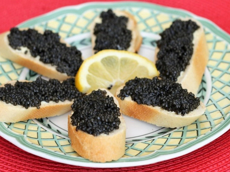 Ивановцам придется раскошелиться на праздничный бутерброд с черной икрой