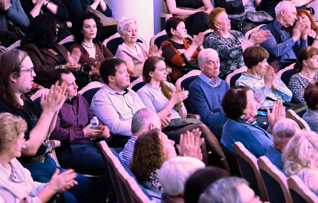 В Тверской областной филармонии в рамках празднования Всемирного дня поэзии состоялось награждение лауреатов V Государственной премии Тверской области имени Андрея Дементьева В Тверской областной филармонии в рамках празднования Всемирного дня поэзии состоялось награждение лауреатов V Государственной премии Тверской области имени Андрея Дементьева
