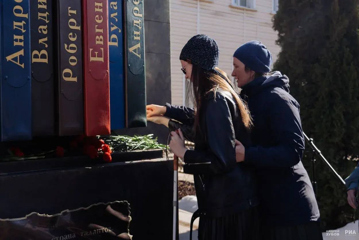 В Историческом парке «Россия – Моя история» Тверской области, который является частью нацпроекта «Молодежь и дети», состоялась презентация и специальный показ фильма «Тимур и его команда» (12+) режиссера Андрея Семенова по... В Историческом парке «Россия – Моя история» Тверской области, который является частью нацпроекта «Молодежь и дети», состоялась презентация и специальный показ фильма «Тимур и его команда» (12+) режиссера Андрея Семенова по...