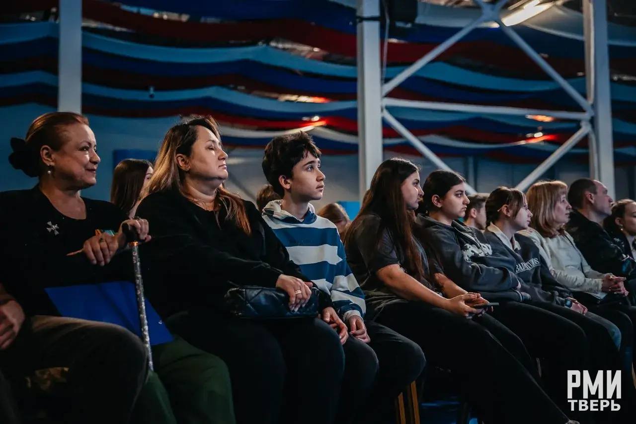 В Историческом парке «Россия – Моя история» Тверской области, который является частью нацпроекта «Молодежь и дети», состоялась презентация и специальный показ фильма «Тимур и его команда» (12+) режиссера Андрея Семенова по... В Историческом парке «Россия – Моя история» Тверской области, который является частью нацпроекта «Молодежь и дети», состоялась презентация и специальный показ фильма «Тимур и его команда» (12+) режиссера Андрея Семенова по...