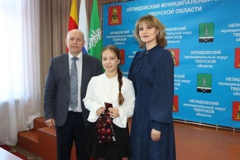 В Нелидовском округе вручили паспорта юным гражданам России