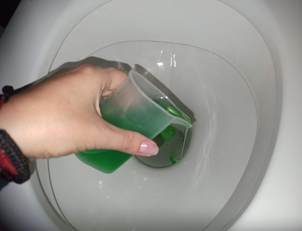 Жидкое мыло в унитаз: секрет, который стоит попробовать