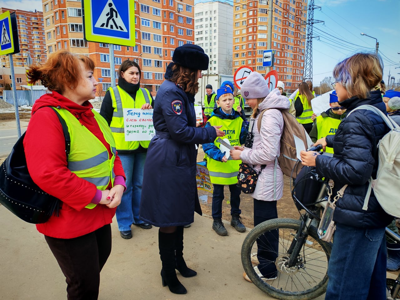 Вместе за безопасность: в преддверии каникул в городе Твери прошел масштабный профилактический рейд Вместе за безопасность: в преддверии каникул в городе Твери прошел масштабный профилактический рейд