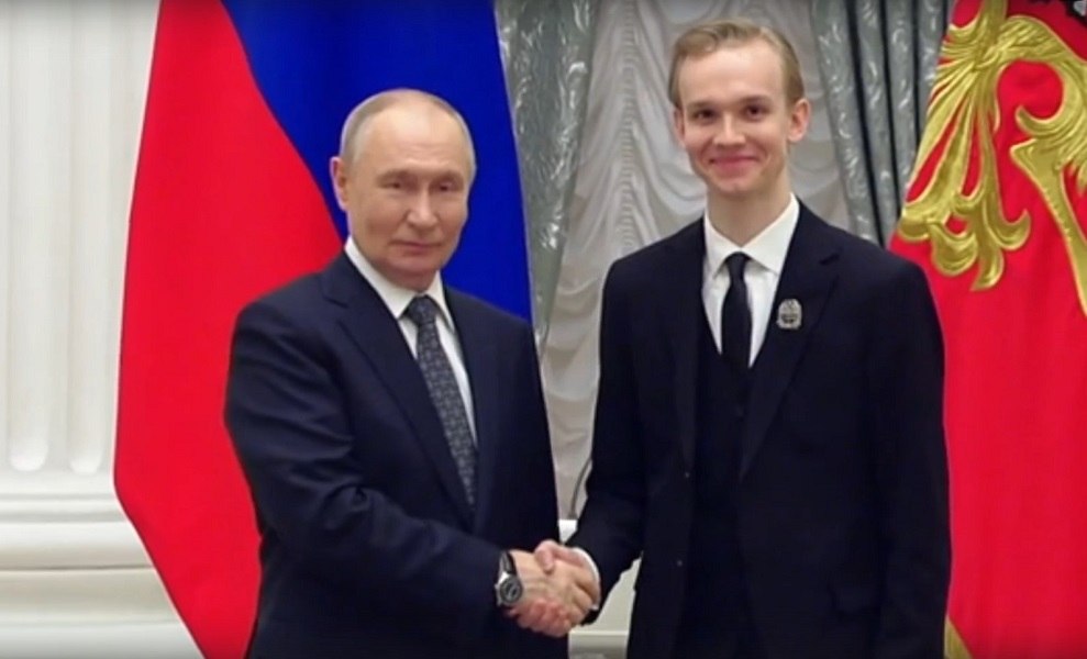 Актер из Тверской области получил награду из рук президента