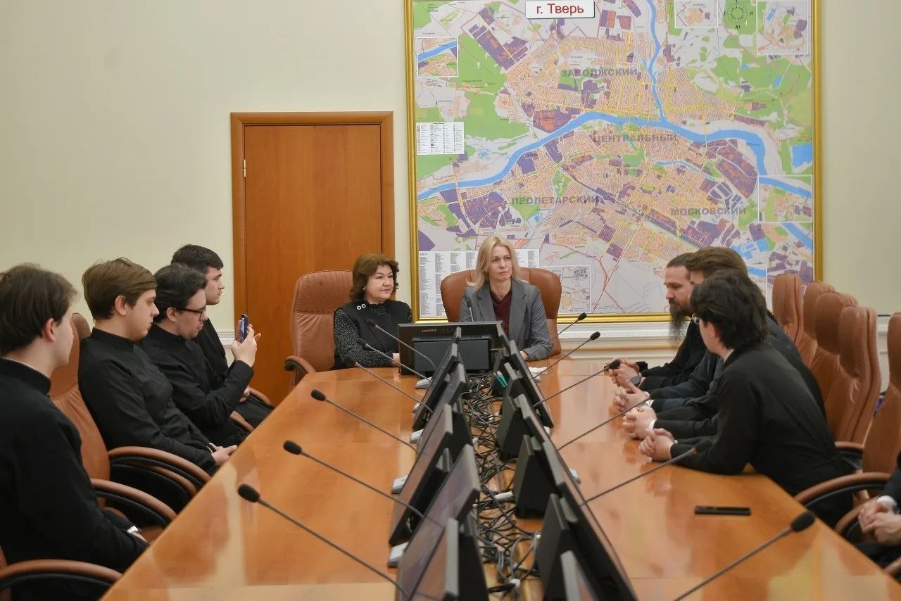 Студенты Московской духовной академии продолжают практику в школах Твери Студенты Московской духовной академии продолжают практику в школах Твери