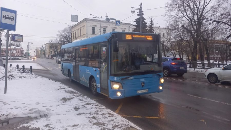 В Твери оштрафовали контролеров, высадивших инвалида из автобуса