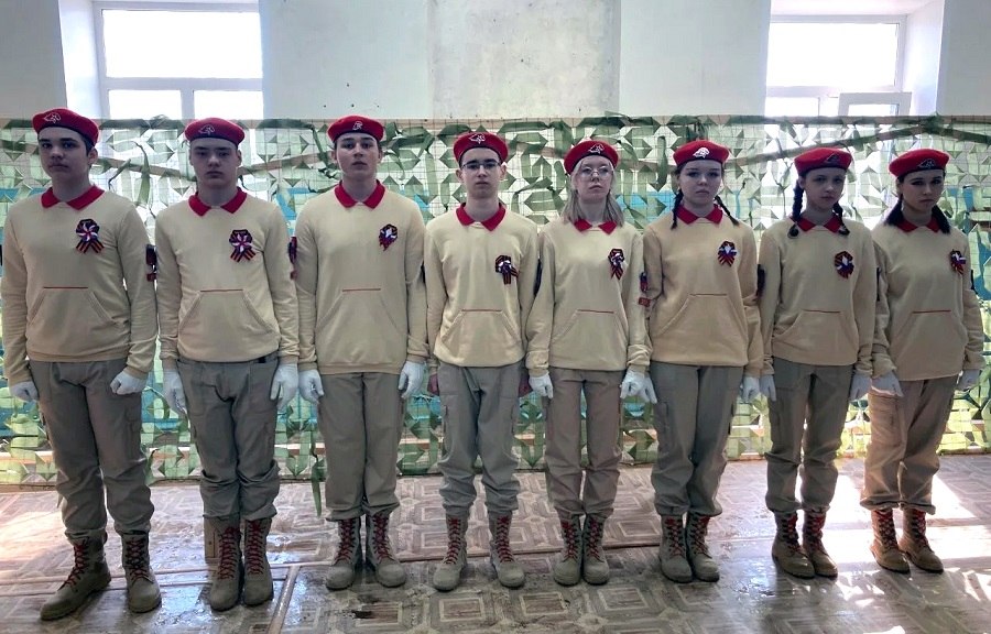 Участники программы «Герои Верхневолжья» открыли в Бежецком округе волонтерский пункт по плетению массетей Участники программы «Герои Верхневолжья» открыли в Бежецком округе волонтерский пункт по плетению массетей