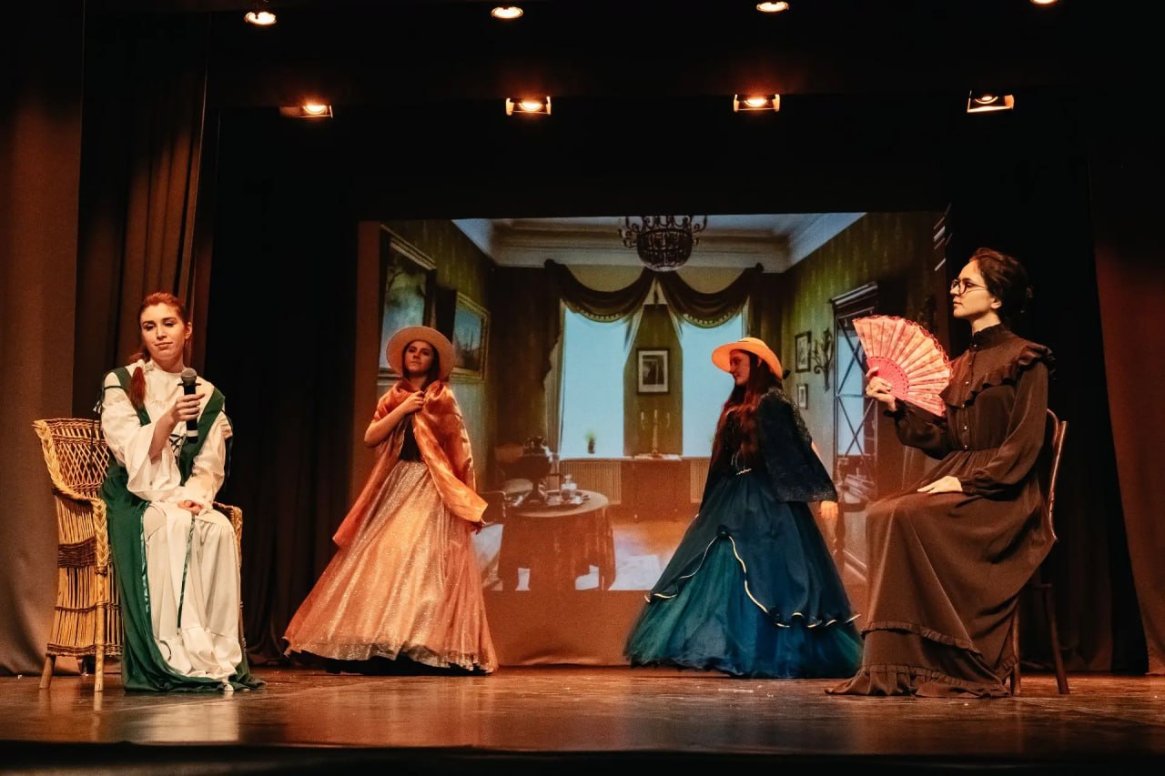 В Твери до 3 апреля проходит IV региональный фестиваль школьных театров В Твери до 3 апреля проходит IV региональный фестиваль школьных театров