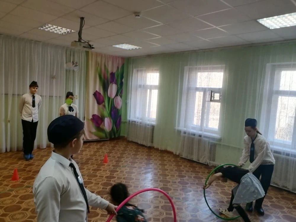 Юные инспекторы СОШ № 21 города Твери провели мероприятие «ЮИД в гостях у дошколят» Юные инспекторы СОШ № 21 города Твери провели мероприятие «ЮИД в гостях у дошколят»