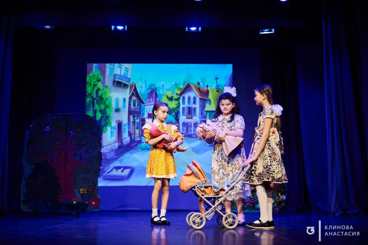 В Твери до 3 апреля проходит IV региональный фестиваль школьных театров В Твери до 3 апреля проходит IV региональный фестиваль школьных театров