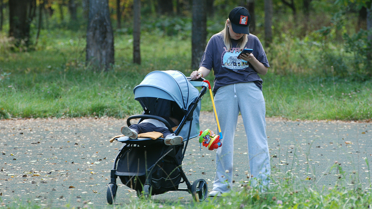 Госдума предлагает специальные пособия для одиноких родителей