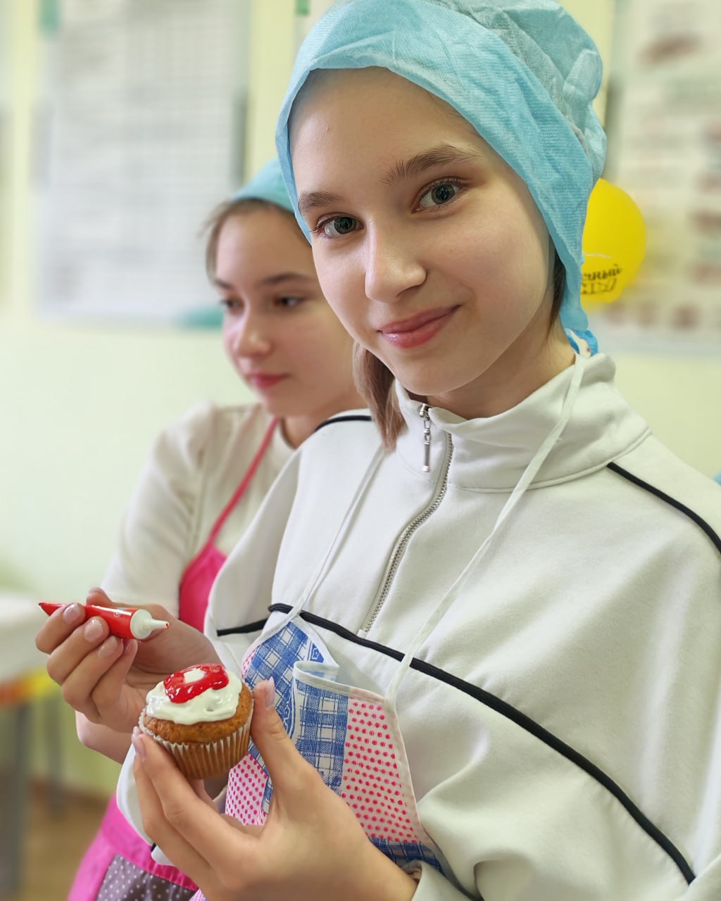 «Безопасная Пасха»: Тверская Госавтоинспекция и ученицы средней школы №1 украсили пасхальные угощения в стиле ПДД «Безопасная Пасха»: Тверская Госавтоинспекция и ученицы средней школы №1 украсили пасхальные угощения в стиле ПДД