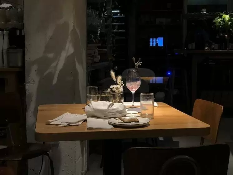 Утренняя простота выбора: как неожиданная проверка меняет привычный ритм ресторана