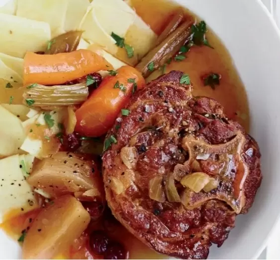 Волшебство домашней кухни: нежная баранья шея с овощами