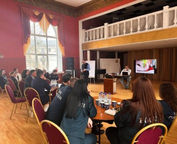 Сотрудники Следственного управления совместно с представителями иных силовых структур приняли участие в мастер-классе по игрофикации информационно-разъяснительной работы, который провёл «Областной молодежный центр»