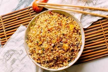 Сычуаньский жареный рис: восхитительное блюдо с хрустящей корочкой
