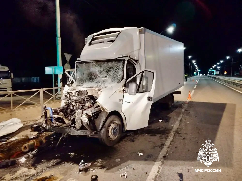 В аварии с двумя «Газелями» пострадал человек В аварии с двумя «Газелями» пострадал человек