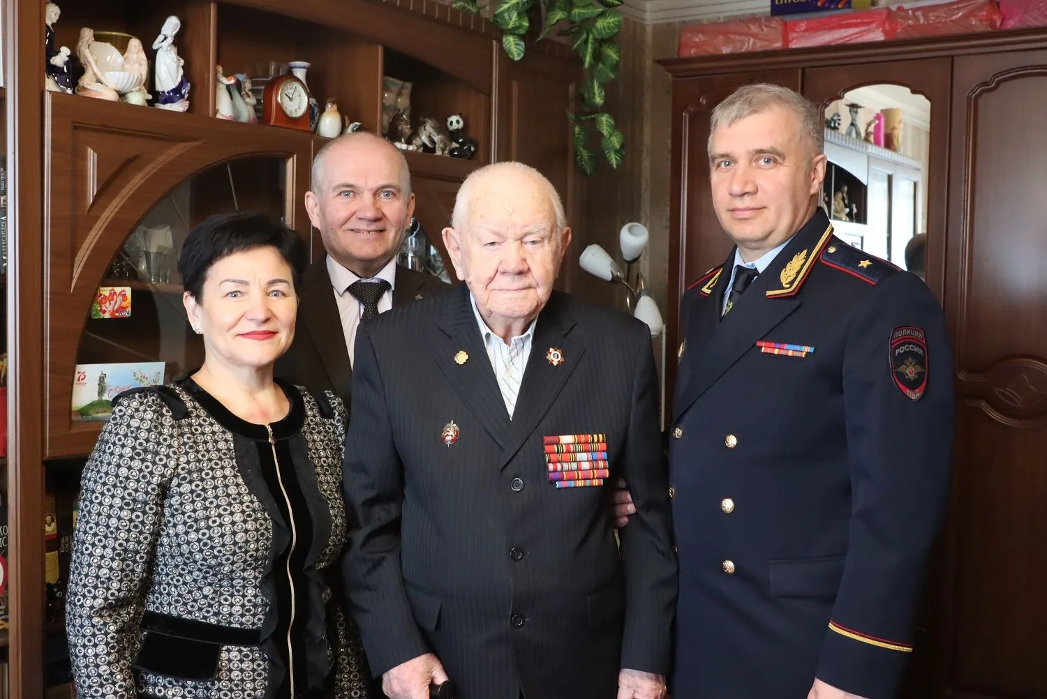 ЖИВАЯ ЛЕГЕНДА ТВЕРСКОЙ МИЛИЦИИ, ВЕТЕРАН ВЕЛИКОЙ ОТЕЧЕСТВЕННОЙ ВОЙНЫ НИКОЛАЙ ВЛАДИМИРОВ ОТМЕЧАЕТ 100-ЛЕТНИЙ ЮБИЛЕЙ ЖИВАЯ ЛЕГЕНДА ТВЕРСКОЙ МИЛИЦИИ, ВЕТЕРАН ВЕЛИКОЙ ОТЕЧЕСТВЕННОЙ ВОЙНЫ НИКОЛАЙ ВЛАДИМИРОВ ОТМЕЧАЕТ 100-ЛЕТНИЙ ЮБИЛЕЙ