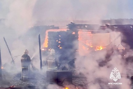 Гибель на пожаре. Сегодня ночью произошло возгорание жилого дома в селе Кесьма Весьегонского МО, незамедлительно на место происшествия были направлены отделения ПСЧ 27, а также ДПК «Кесьма»