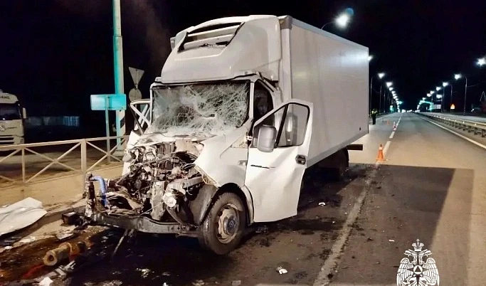 В аварии с двумя «Газелями» пострадал человек