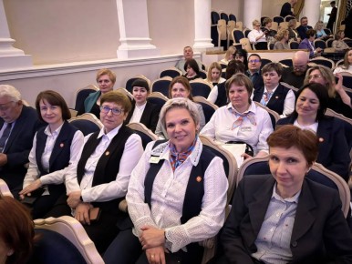 ������� ������� ��������� ���������� ������ ��������� �������� ������� � 35-������ ���������: ������� ����� ������� ������� ����� � ����� ������� ������