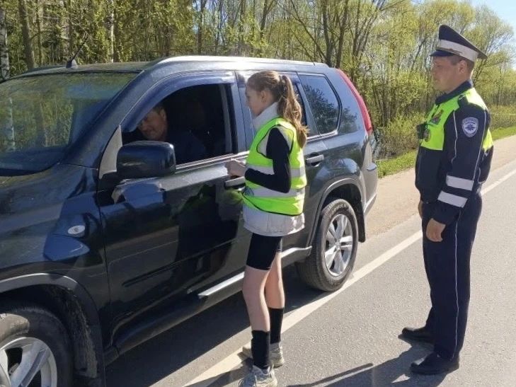 В Красном Холме прошла масштабная профилактическая акция «Берегите наши жизни!» В Красном Холме прошла масштабная профилактическая акция «Берегите наши жизни!»