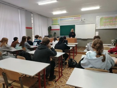 В преддверии летних каникул Бологовские автоинспекторы провели профилактические беседы с учащимися МБОУ «СОШ № 10»