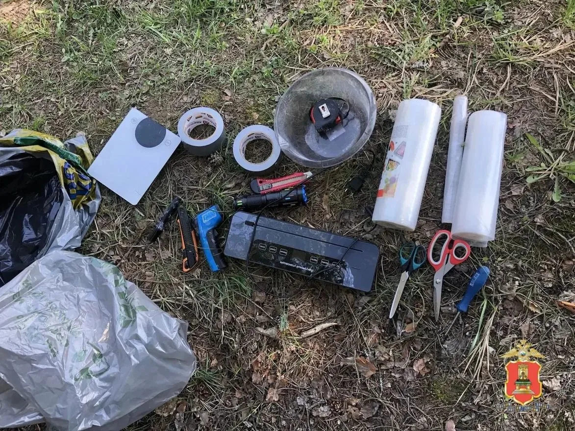 ПОД ТВЕРЬЮ ПОЛИЦИЯ ЛИКВИДИРОВАЛА ПОДПОЛЬНОЕ НАРКОПРОИЗВОДСТВО И 7 КИЛОГРАММОВ «СИНТЕТИКИ» ПОД ТВЕРЬЮ ПОЛИЦИЯ ЛИКВИДИРОВАЛА ПОДПОЛЬНОЕ НАРКОПРОИЗВОДСТВО И 7 КИЛОГРАММОВ «СИНТЕТИКИ»