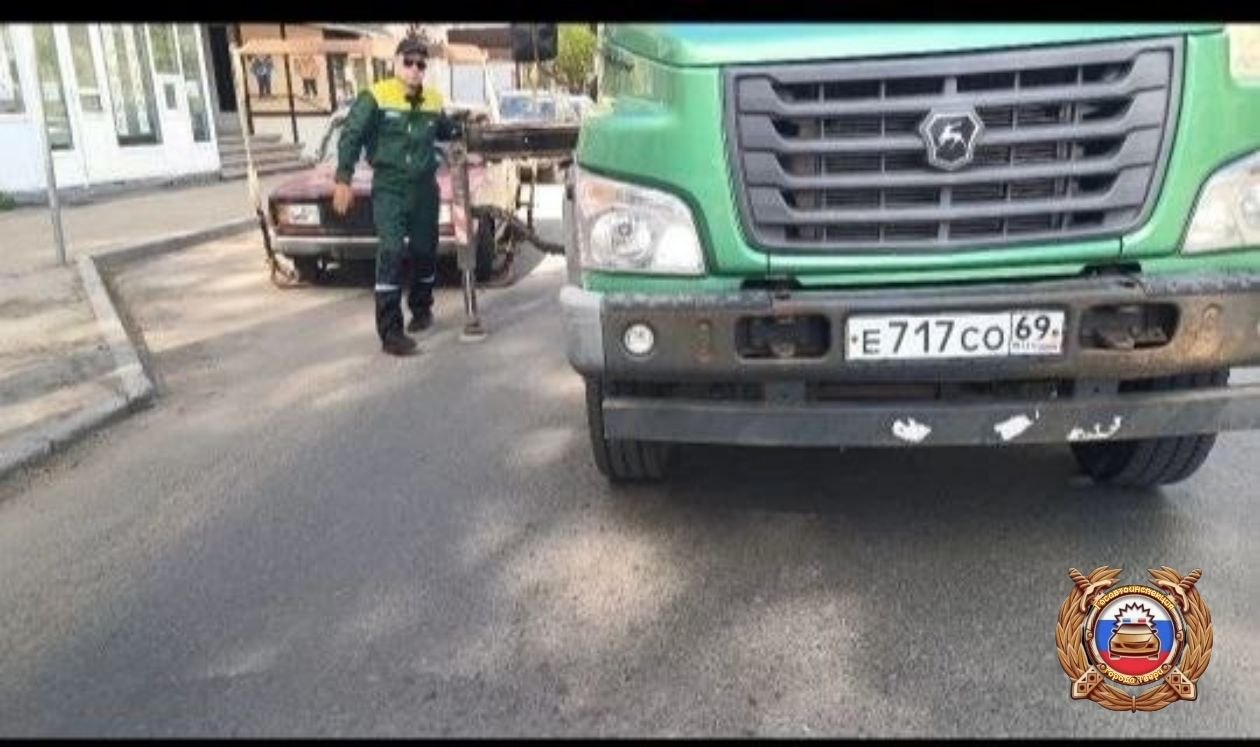 В период с 04 по 10 мая на территории г. Твери проведено профилактическое мероприятие «Водитель без права управления», в ходе которого было выявлено 13 водителей не имеющих водительского удостоверения и 5 водителей, ранее... В период с 04 по 10 мая на территории г. Твери проведено профилактическое мероприятие «Водитель без права управления», в ходе которого было выявлено 13 водителей не имеющих водительского удостоверения и 5 водителей, ранее...