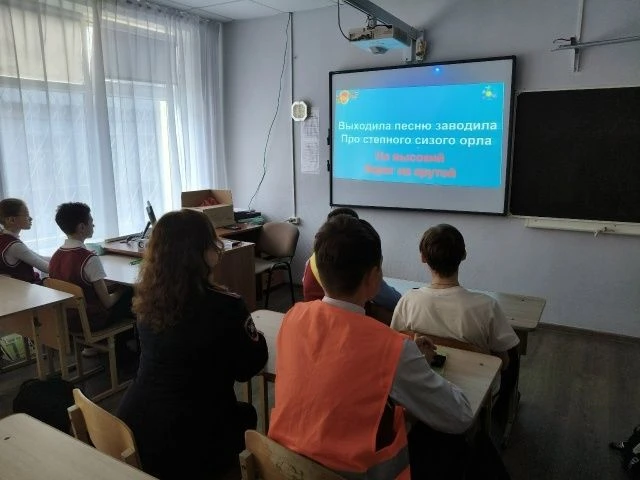 Цикл мероприятий, приуроченных ко Дню Великой Победы, провели автоинспекторы в школах Удомельского муниципального округа Цикл мероприятий, приуроченных ко Дню Великой Победы, провели автоинспекторы в школах Удомельского муниципального округа