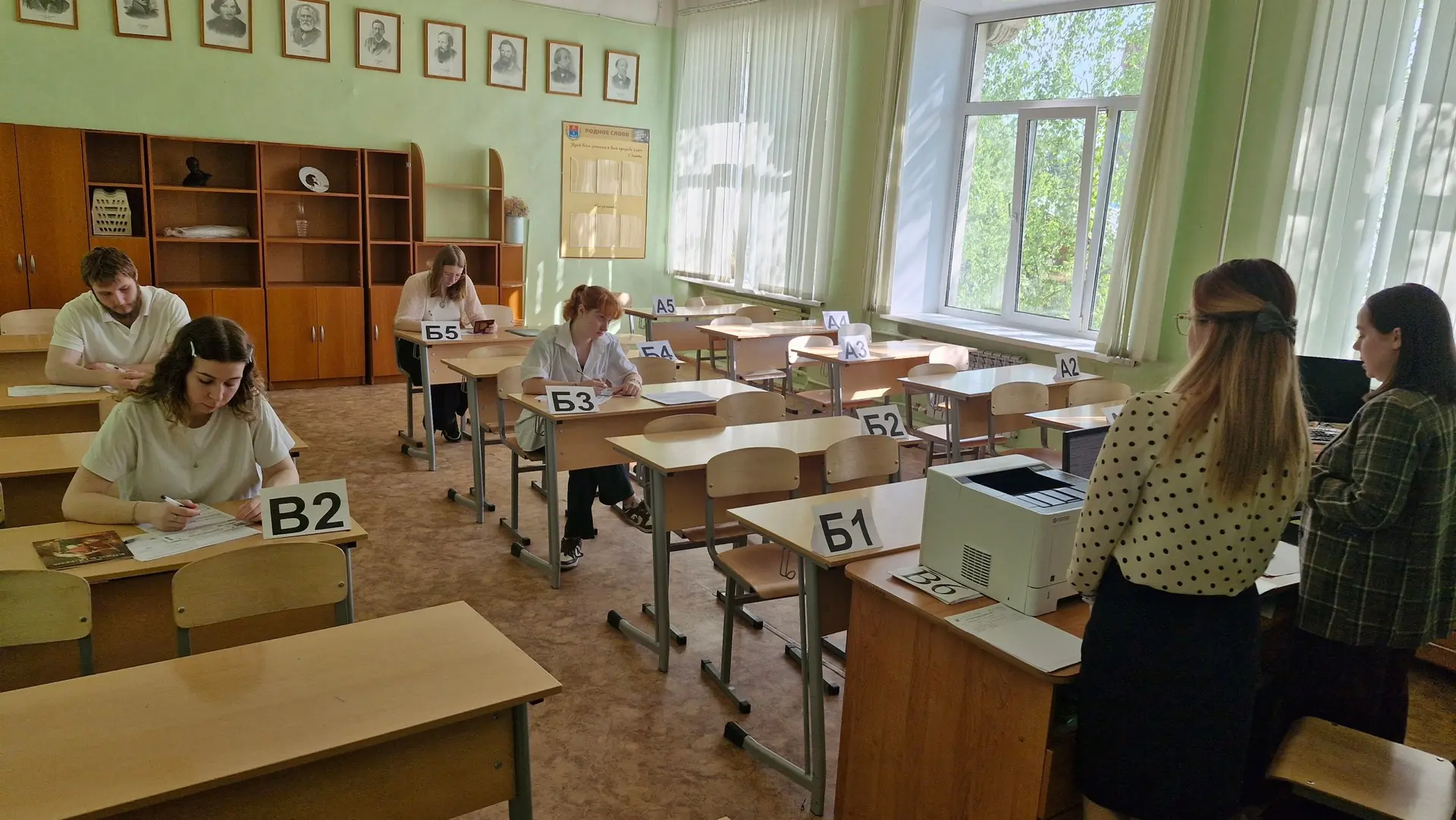 Тверские школьники сдают пробный ЕГЭ Тверские школьники сдают пробный ЕГЭ
