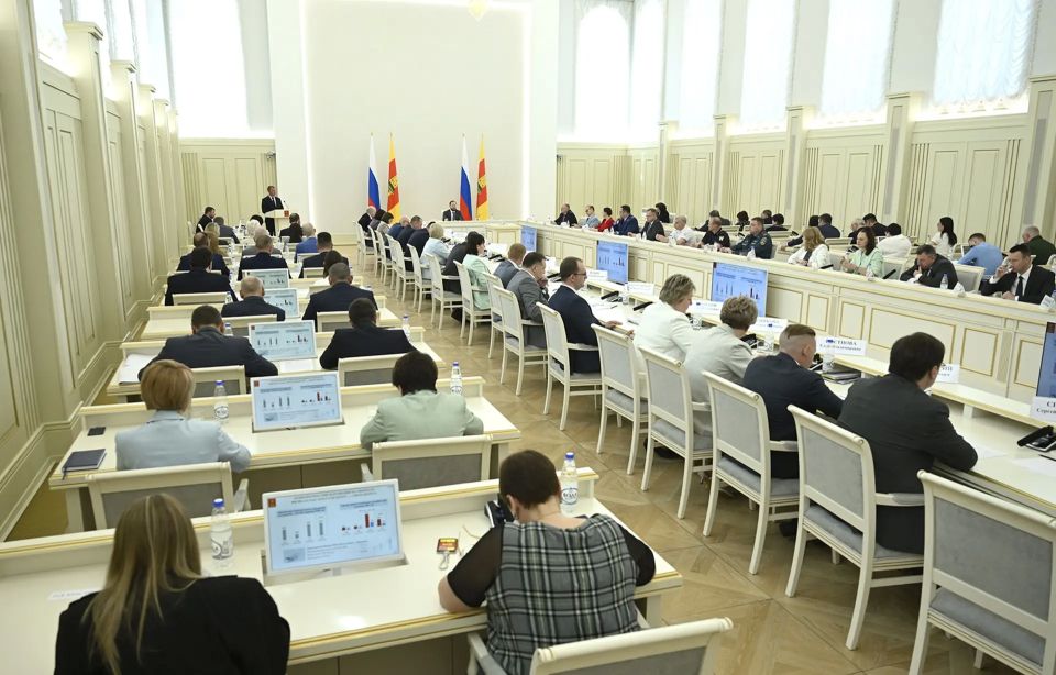 Прокурор Тверской области Денис Назаренко принял участие в заседании правительства региона Прокурор Тверской области Денис Назаренко принял участие в заседании правительства региона