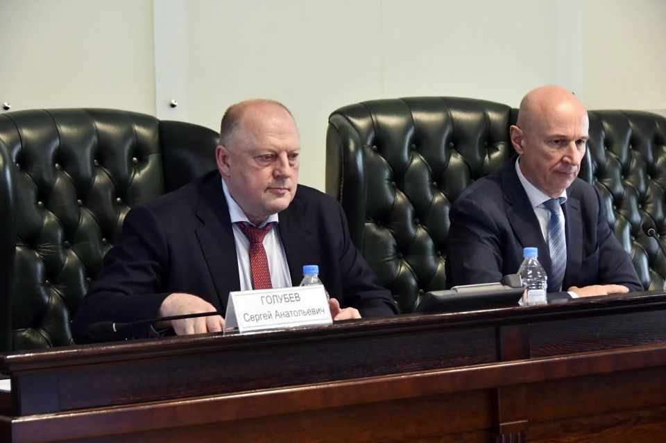 На заседании комитета по бюджету и налогам, которое состоялось 19 мая под председательством Константина Буевича, основным стал вопрос о внесении изменений в областной бюджет на 2026 год и на плановый период 2027 и 2028 годов На заседании комитета по бюджету и налогам, которое состоялось 19 мая под председательством Константина Буевича, основным стал вопрос о внесении изменений в областной бюджет на 2026 год и на плановый период 2027 и 2028 годов