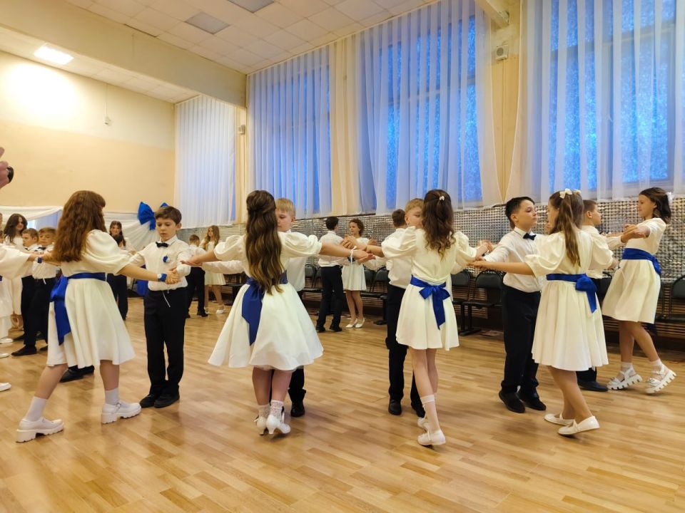 В Твери прошел выпускной бал для кадетов начальной школы СОШ № 34 В Твери прошел выпускной бал для кадетов начальной школы СОШ № 34