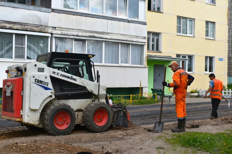 Порядка 145 дворов будут отремонтированы в этом году Порядка 145 дворов будут отремонтированы в этом году