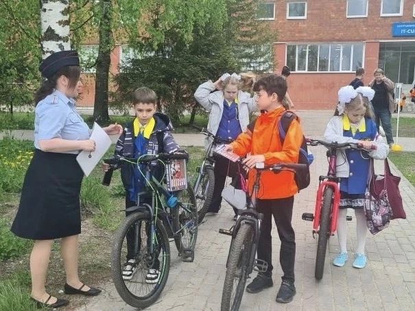 В Удомельском муниципальном округе прошли профилактические мероприятия для юных участников дорожного движения В Удомельском муниципальном округе прошли профилактические мероприятия для юных участников дорожного движения