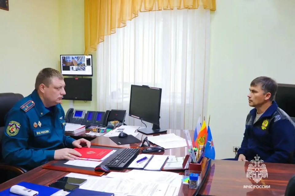Развитие пожарно-спасательного спорта и добровольчества: Алексей Уткин провел встречу с руководством ВДПО