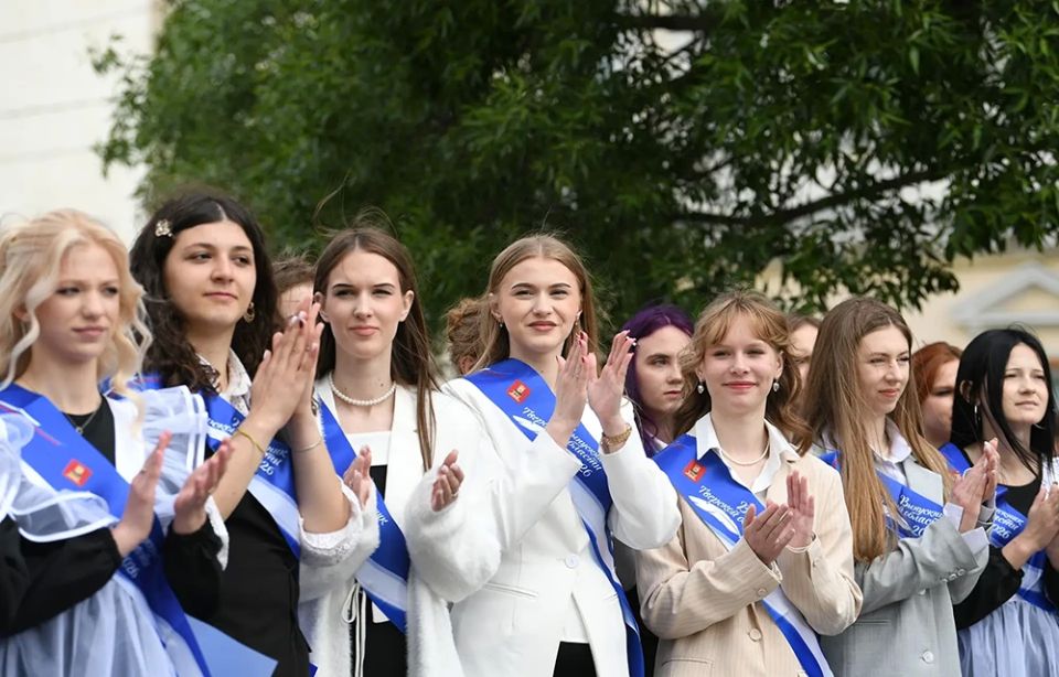Виталий Королев объявил денежную премию для выпускников за 100 баллов на ЕГЭ Виталий Королев объявил денежную премию для выпускников за 100 баллов на ЕГЭ