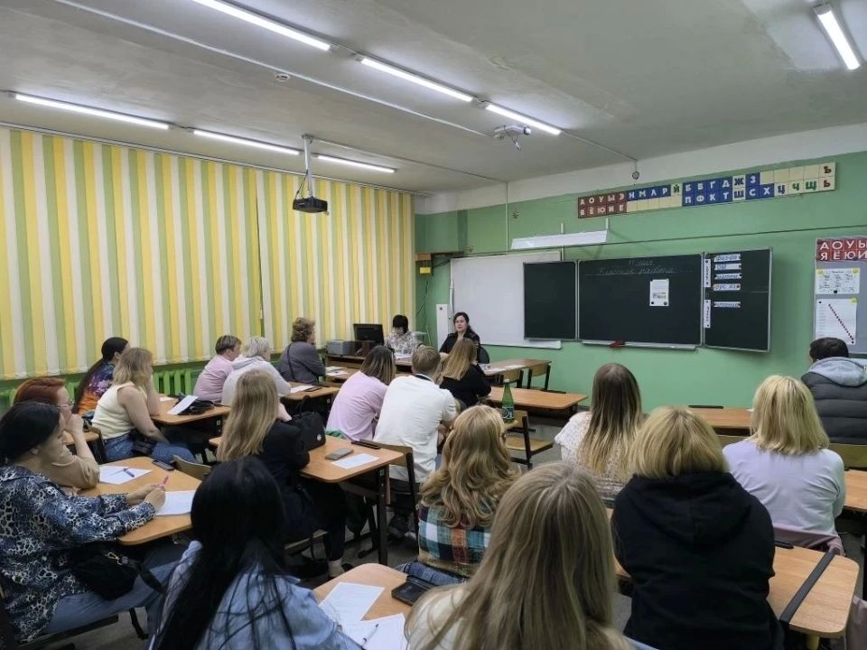 В рамках профилактической акции «Безопасные каникулы» сотрудники Госавтоинспекции провели встречи с родителями на школьных собраниях В рамках профилактической акции «Безопасные каникулы» сотрудники Госавтоинспекции провели встречи с родителями на школьных собраниях
