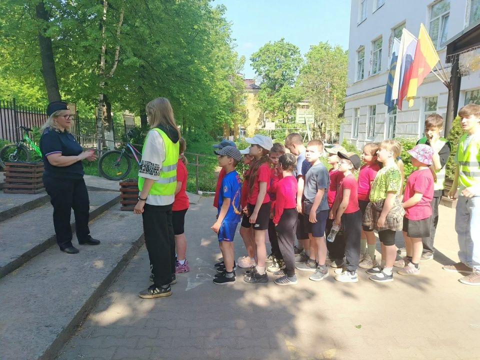 Бологовские автоинспекторы провели практические уроки для первоклассников