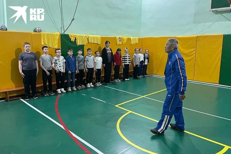 В спасенную "Комсомолкой" сельскую школу выстроилась очередь учеников: секрет возрождения приговоренных к вымиранию деревень В спасенную "Комсомолкой" сельскую школу выстроилась очередь учеников: секрет возрождения приговоренных к вымиранию деревень