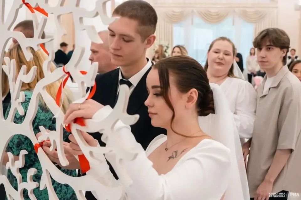 Во Дворце бракосочетания Тверской области открыли летний свадебный сезон Во Дворце бракосочетания Тверской области открыли летний свадебный сезон