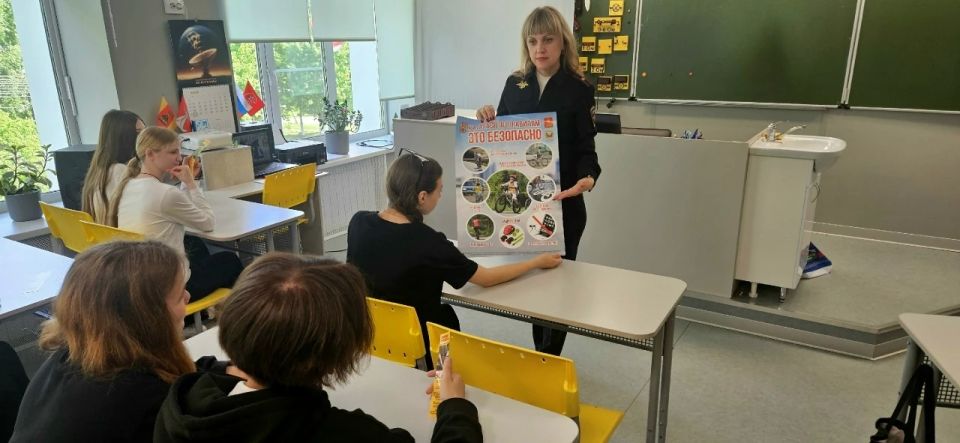 В Западной Двине сотрудники Госавтоинспекции провели занятия по дорожной безопасности