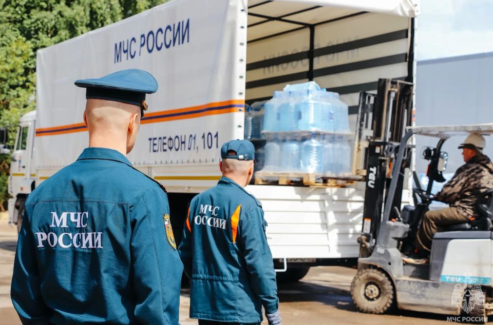 Вклад в общее дело. Главное управление МЧС России по Тверской области совместно с Правительством Верхневолжья отправили гуманитарную помощь для жителей Запорожской области Вклад в общее дело. Главное управление МЧС России по Тверской области совместно с Правительством Верхневолжья отправили гуманитарную помощь для жителей Запорожской области