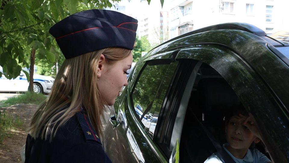 Тверские автоинспекторы провели акцию «Без кресла нет поездки!» Тверские автоинспекторы провели акцию «Без кресла нет поездки!»