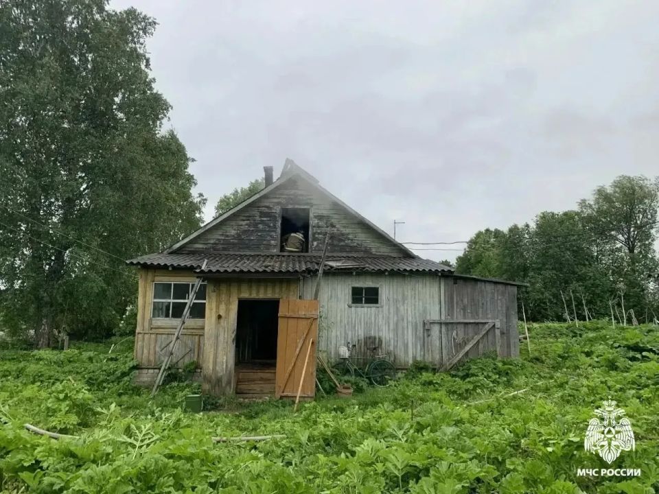 Трагедия в Тверской области: при ночном пожаре в деревне погибли три человека Трагедия в Тверской области: при ночном пожаре в деревне погибли три человека