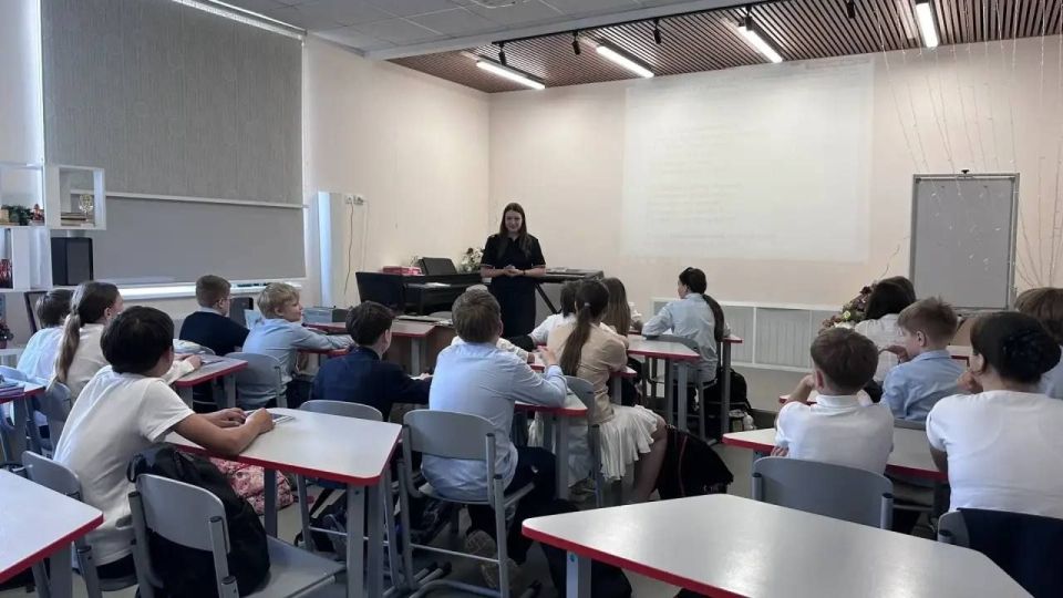 В преддверии летних каникул в школах Твери прошел Единый урок дорожной безопасности В преддверии летних каникул в школах Твери прошел Единый урок дорожной безопасности