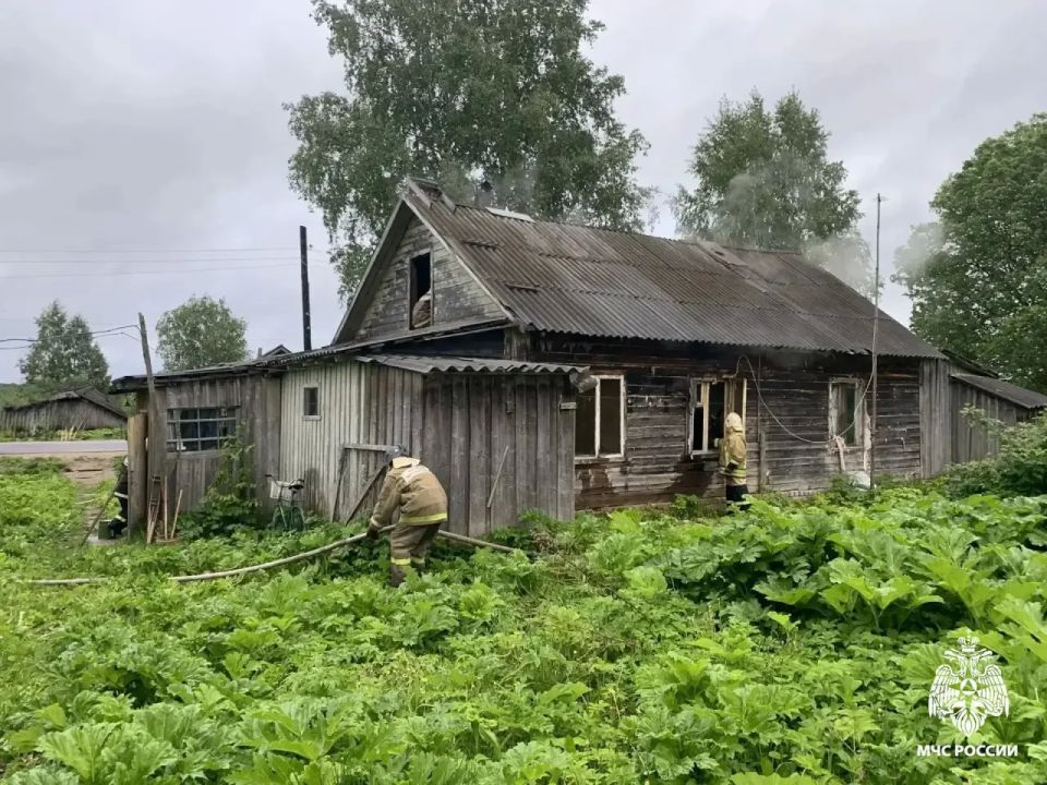 Гибель на пожаре. Сегодня в деревне Березье Сандровского МО произошло возгорание жилого дома Гибель на пожаре. Сегодня в деревне Березье Сандровского МО произошло возгорание жилого дома